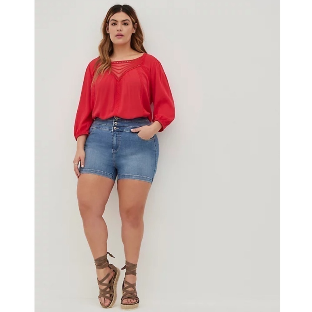 Torrid 2 GAUZE EMBROIDERED AND CROCHET TRIM TOP - Picture 2 of 5